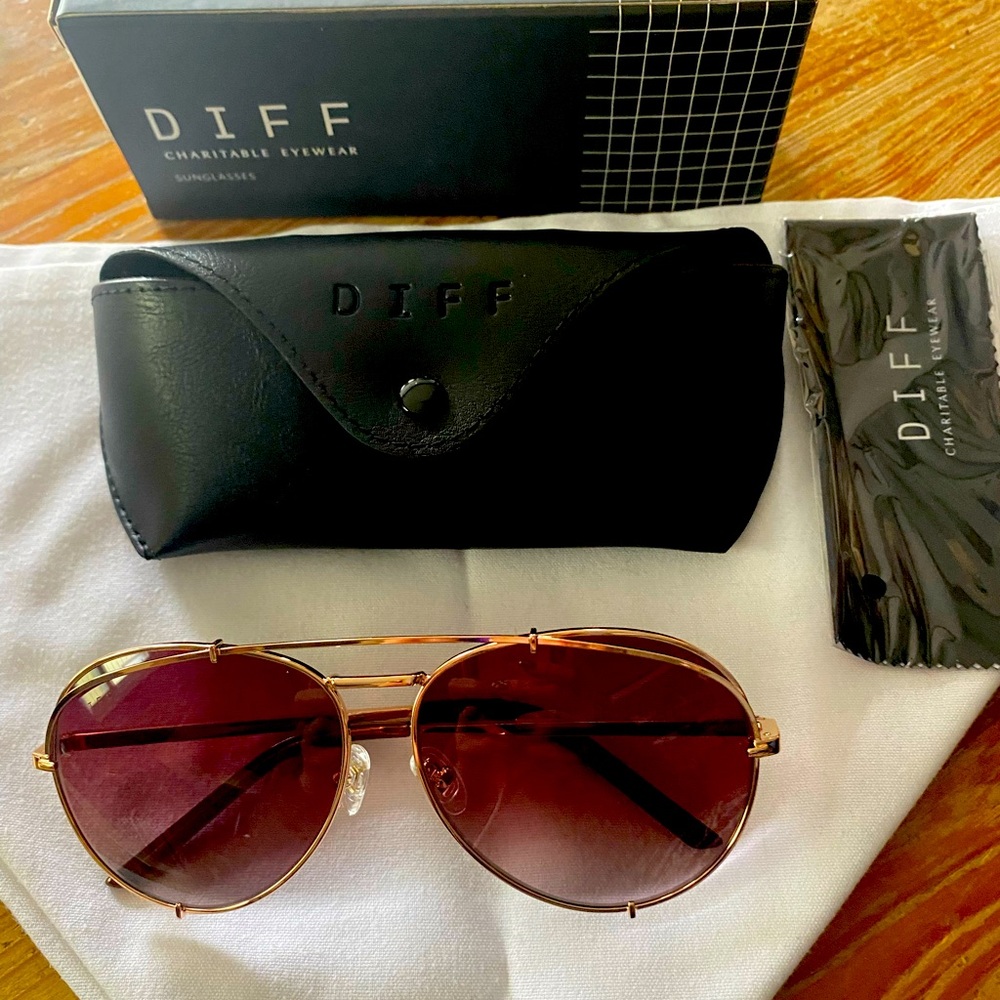 Sunnies!!! Brand new Diff Koko aviators. Box, case, cleaning cloth. Never worn.